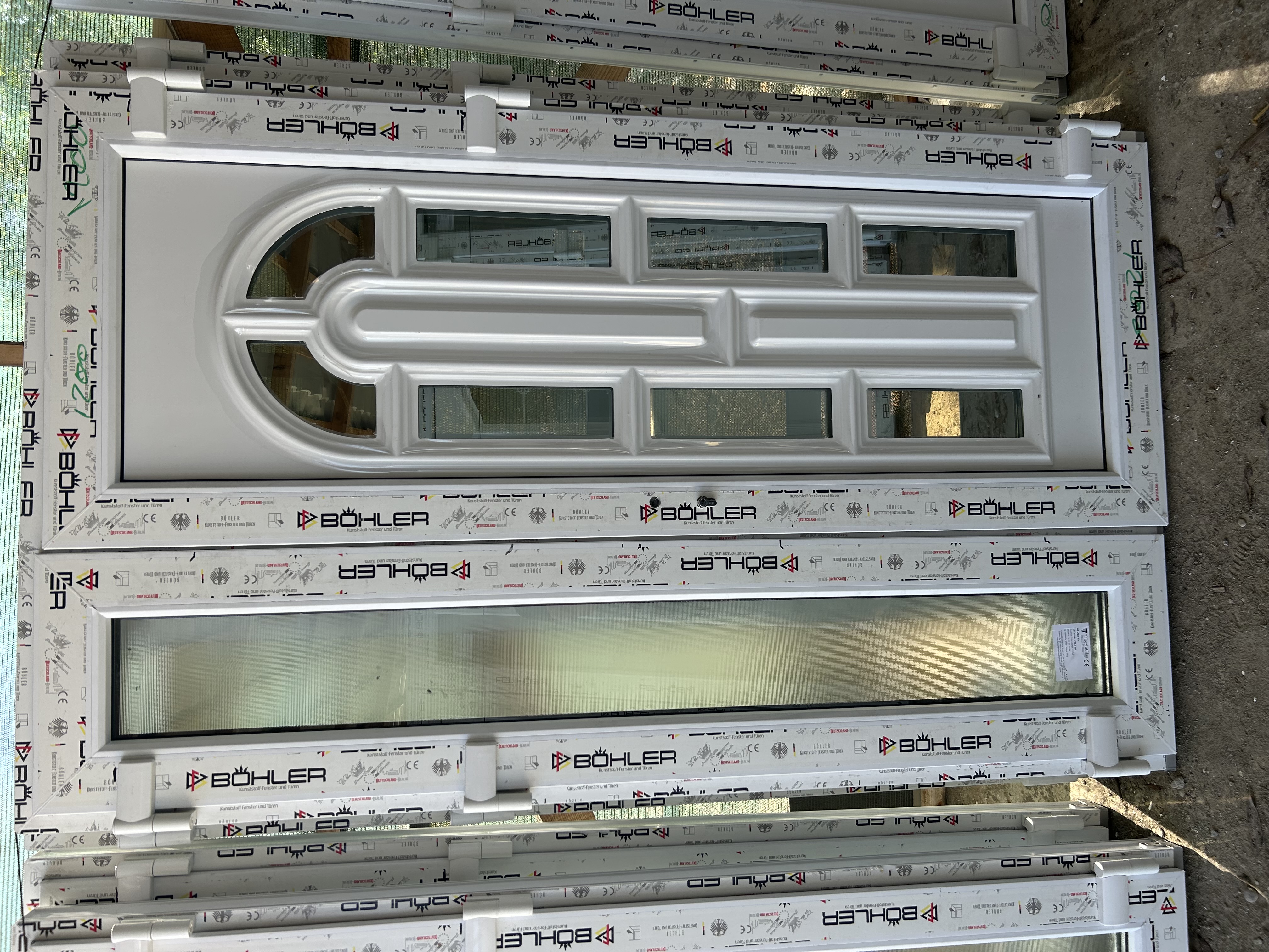 Ușă de intrare dublă cu panel decorativ  - Imaginea 3