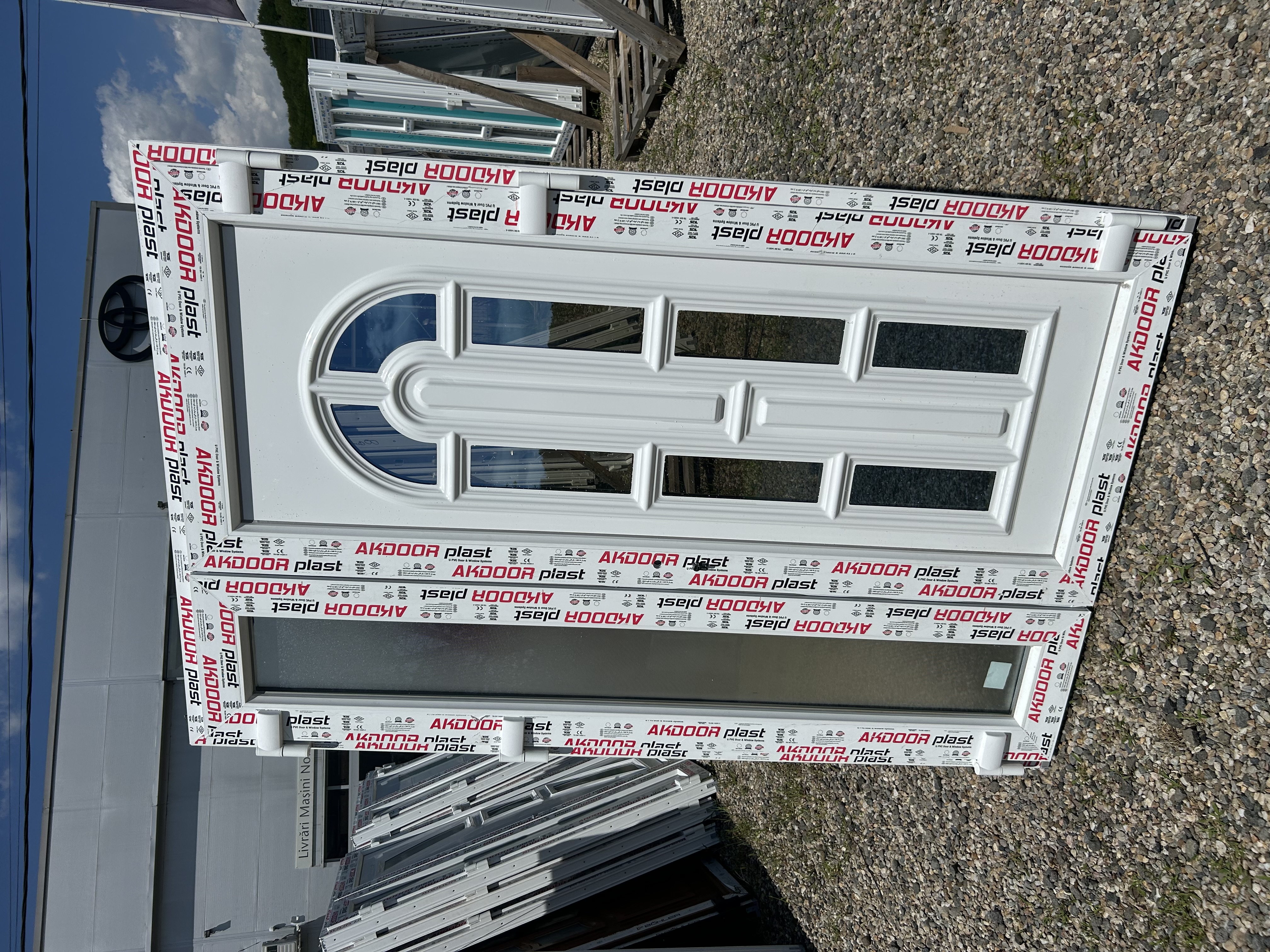 Ușă de intrare dublă cu panel decorativ  - Imaginea 3