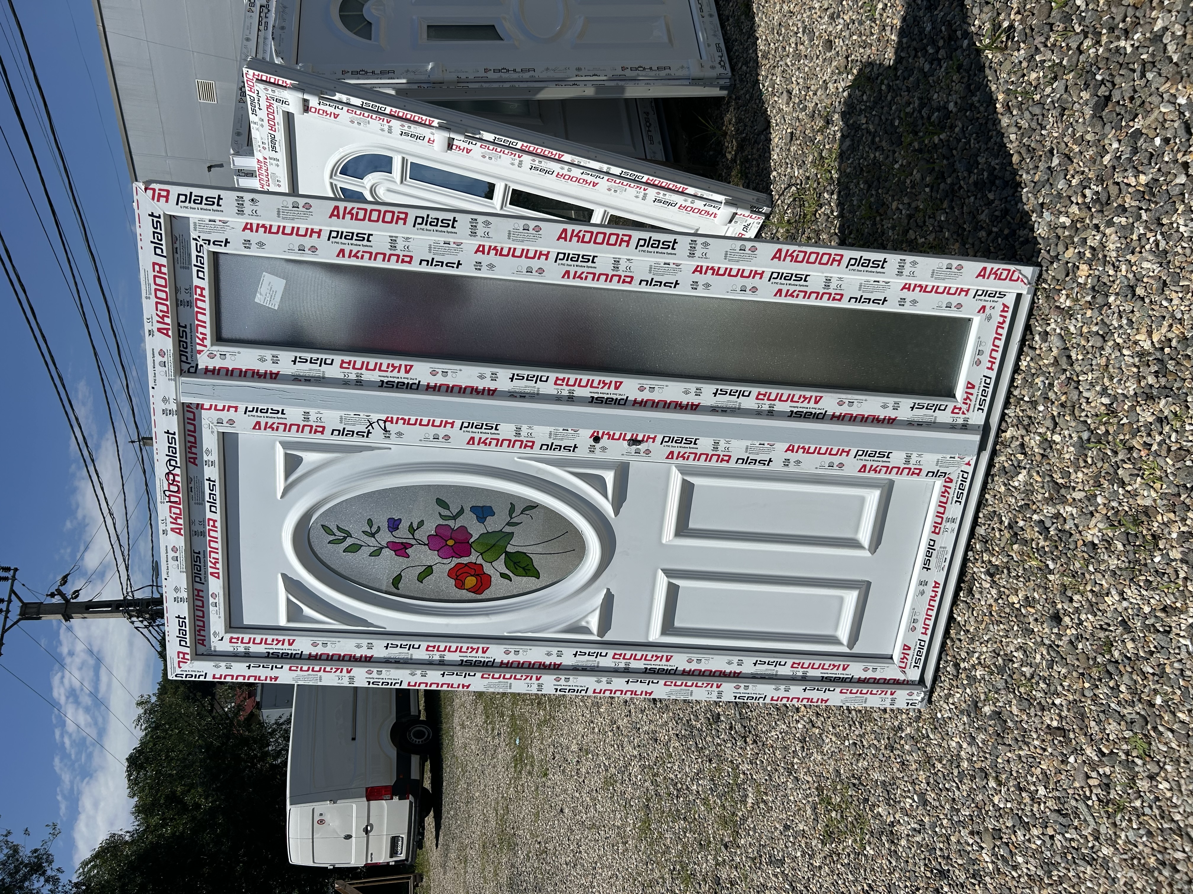 Ușă de intrare dublă cu panel decorativ  - Imaginea 4