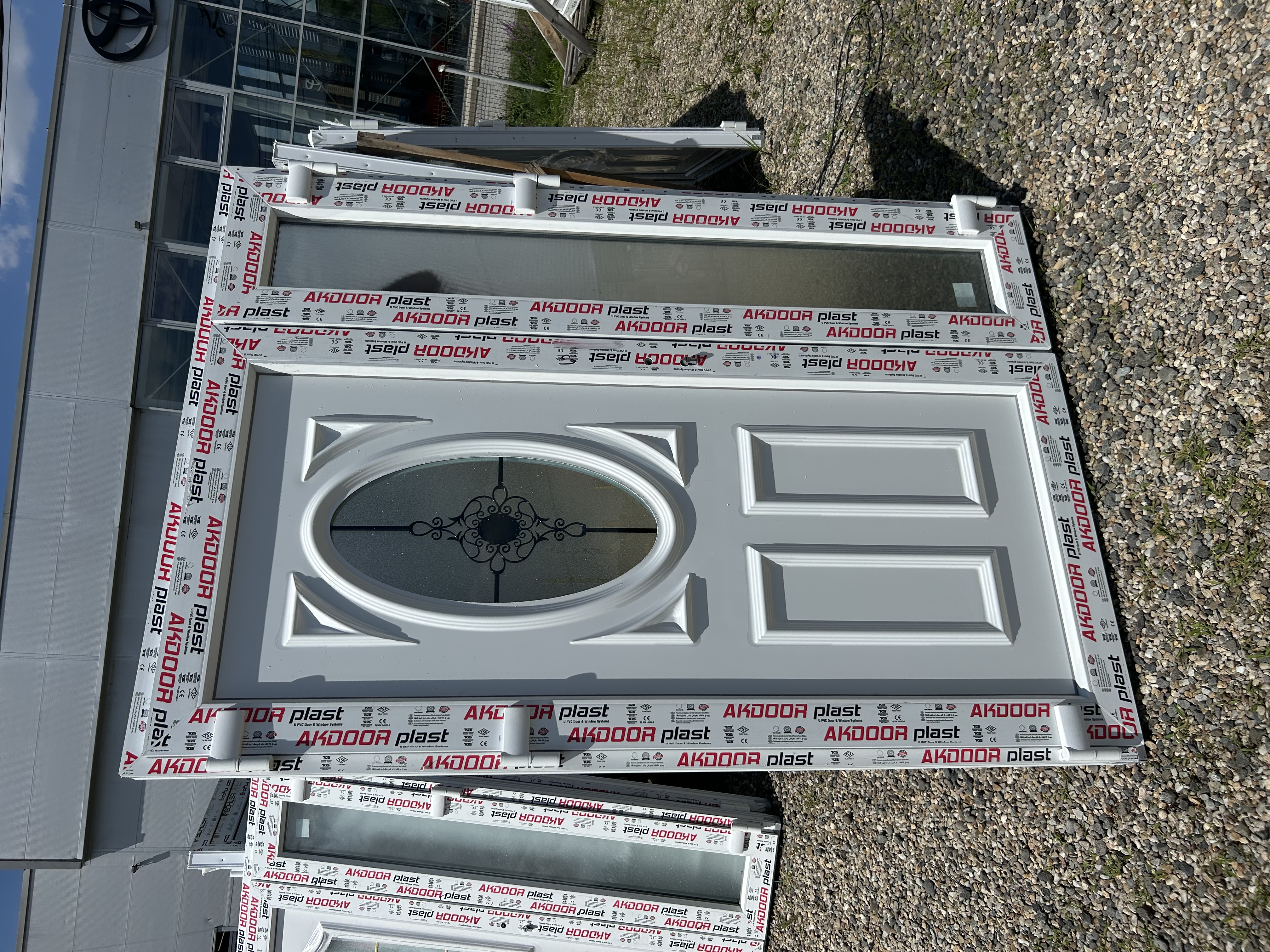 Ușă de intrare dublă cu panel decorativ  - Imaginea 3