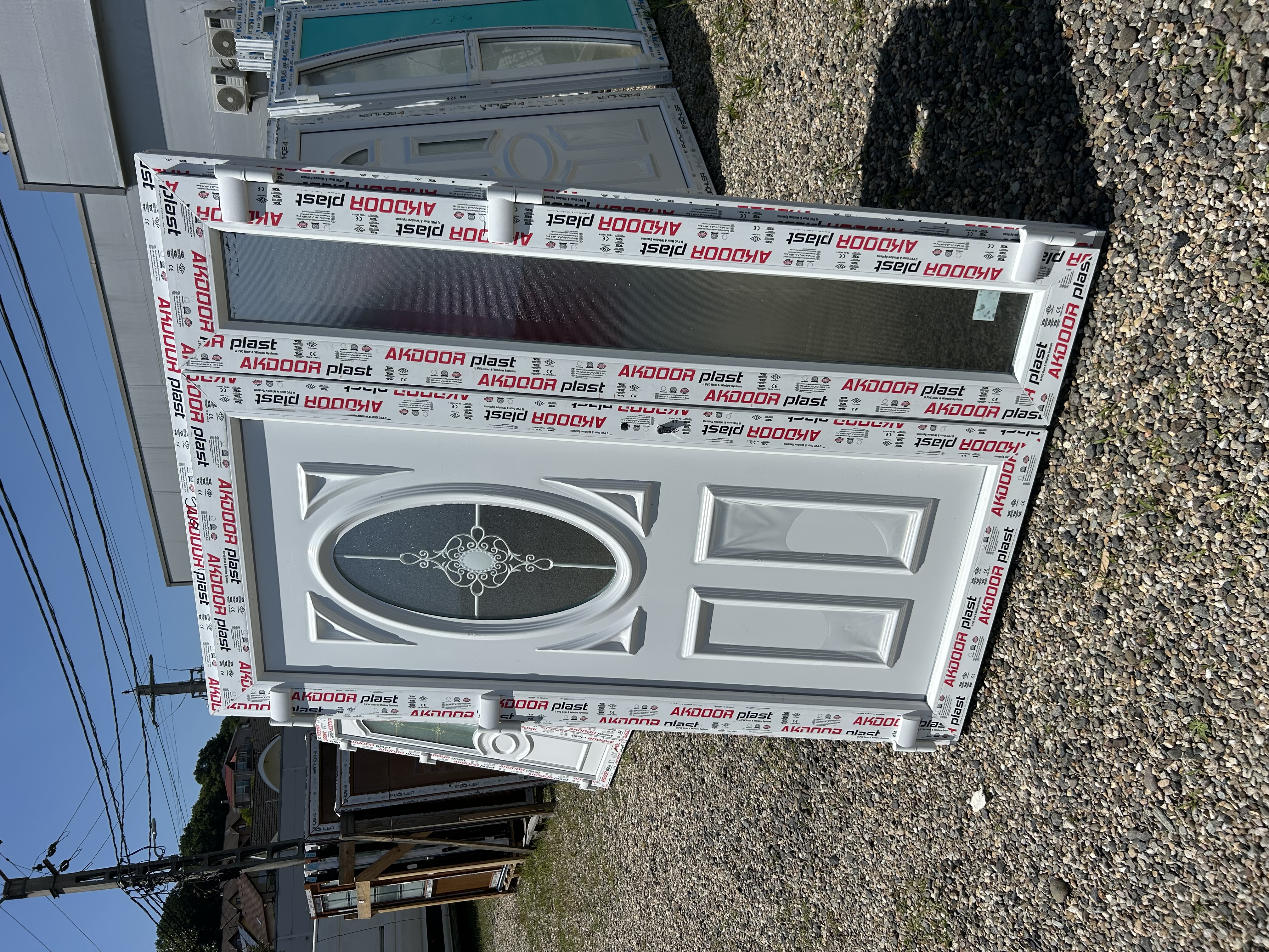 Ușă de intrare dublă cu panel decorativ  - Imaginea 4