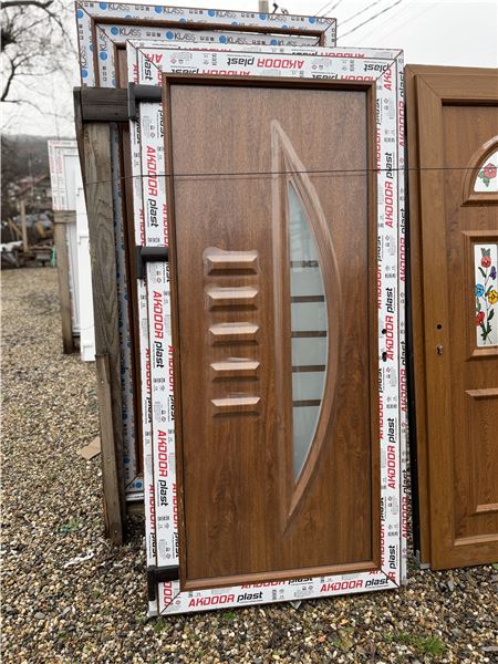 Ușă de intrare stejar auriu cu panel decorativ  - Imaginea 2