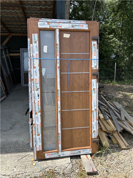 Ușă de intrare cu inserții de inox  - Imaginea 2