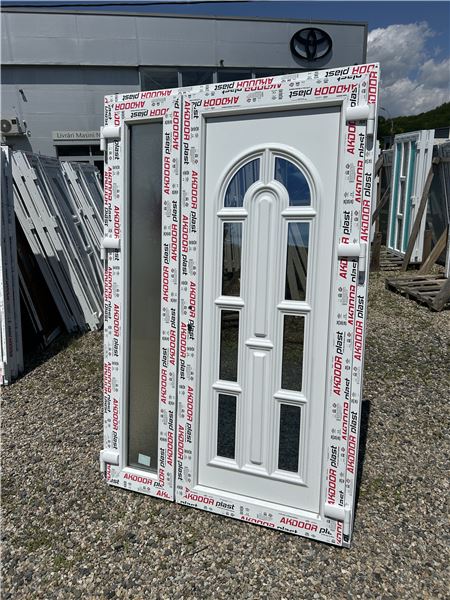 Ușă de intrare dublă cu panel decorativ  - Imaginea 4