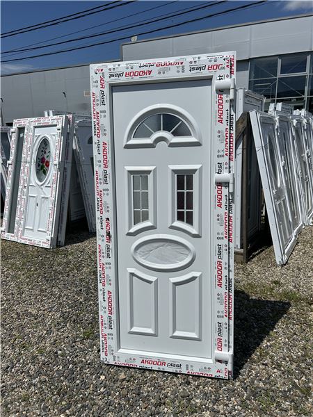 Ușă de intrare alb cu panel decorativ  - Imaginea 2