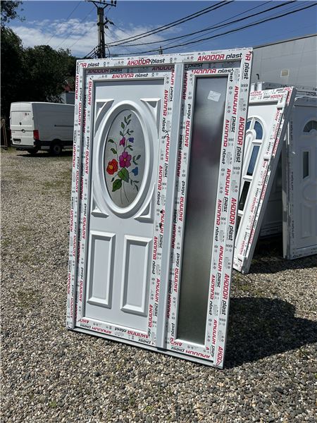 Ușă de intrare dublă cu panel decorativ  - Imaginea 4