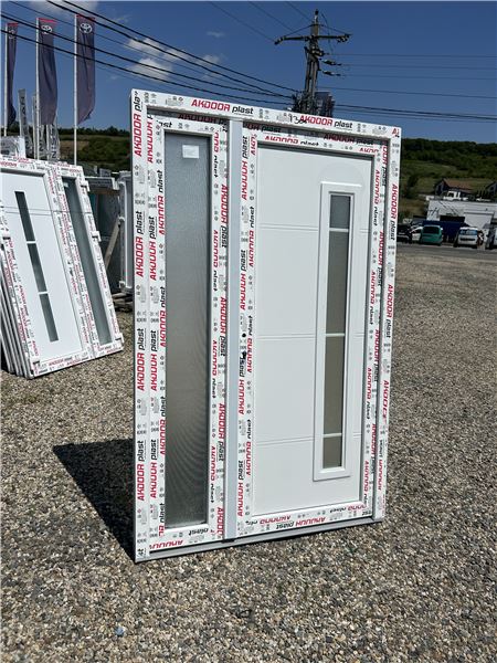 Ușă de intrare dublă cu panel decorativ  - Imaginea 2