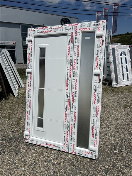 Ușă de intrare dublă cu panel decorativ  - Imaginea 3