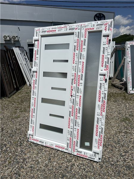 Ușă de intrare dublă cu panel decorativ  - Imaginea 3