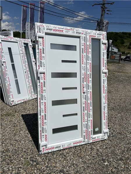 Ușă de intrare dublă cu panel decorativ  - Imaginea 4