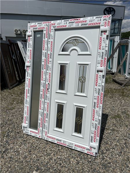 Ușă de intrare cu panel decorativ dublă  - Imaginea 3