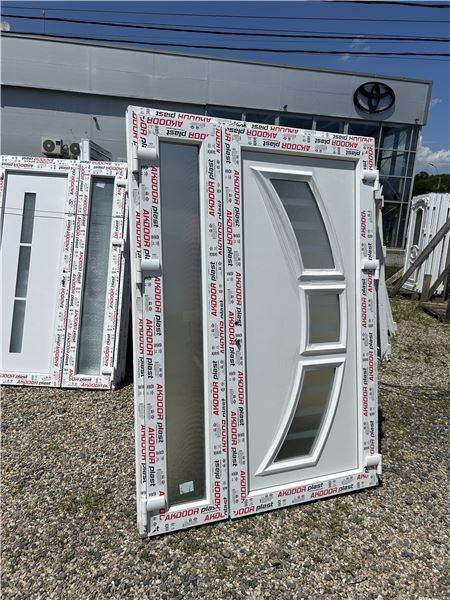 Ușă de intrare dublă cu panel decorativ  - Imaginea 3