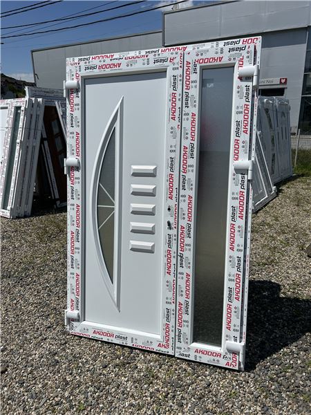 Ușă de intrare dublă cu panel decorativ  - Imaginea 3