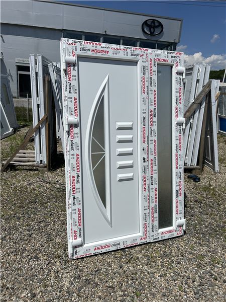 Ușă de intrare dublă cu panel decorativ  - Imaginea 4