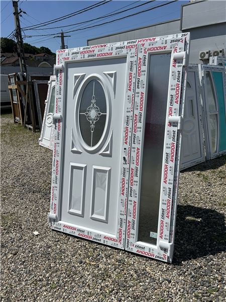 Ușă de intrare dublă cu panel decorativ  - Imaginea 4