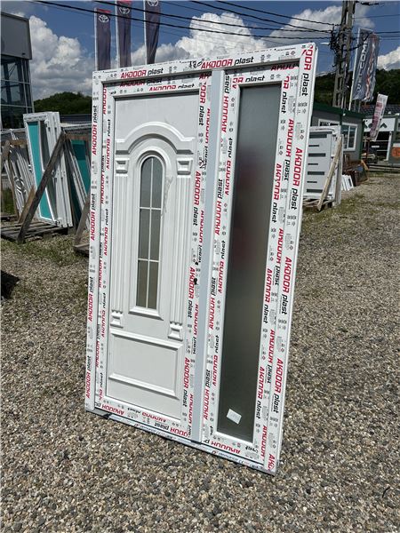 Ușă de intrare dublă cu panel decorativ  - Imaginea 3