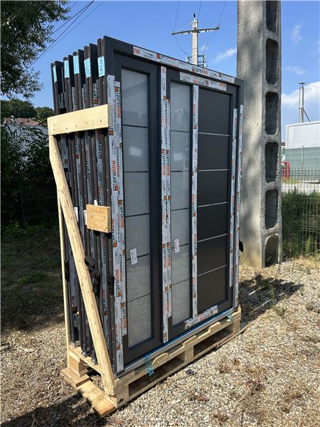 Ușă de intrare dublă gri antracit cu inserții de inox  - Imaginea 5