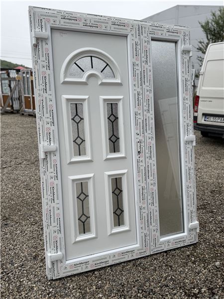 Ușă de intrare cu panel decorativ  - Imaginea 2